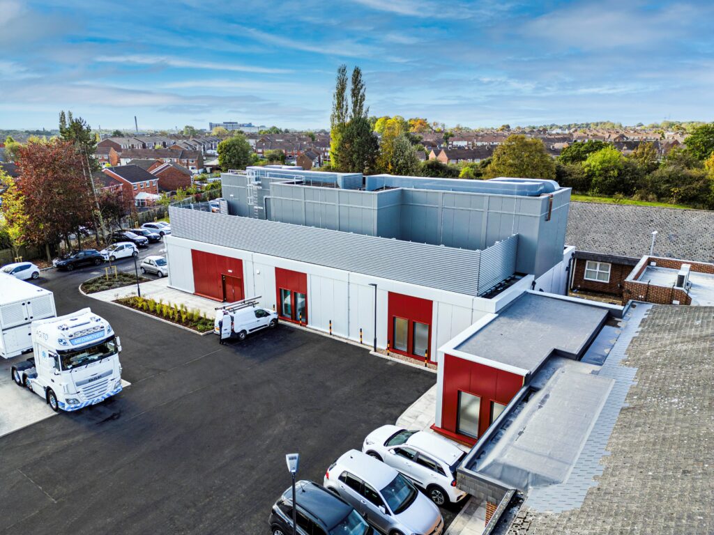 Modular, two-theatre surgical facility
