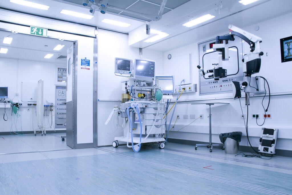 Interior of mobile operating theatre with laminar flow for refurbishment, capacity or contingency